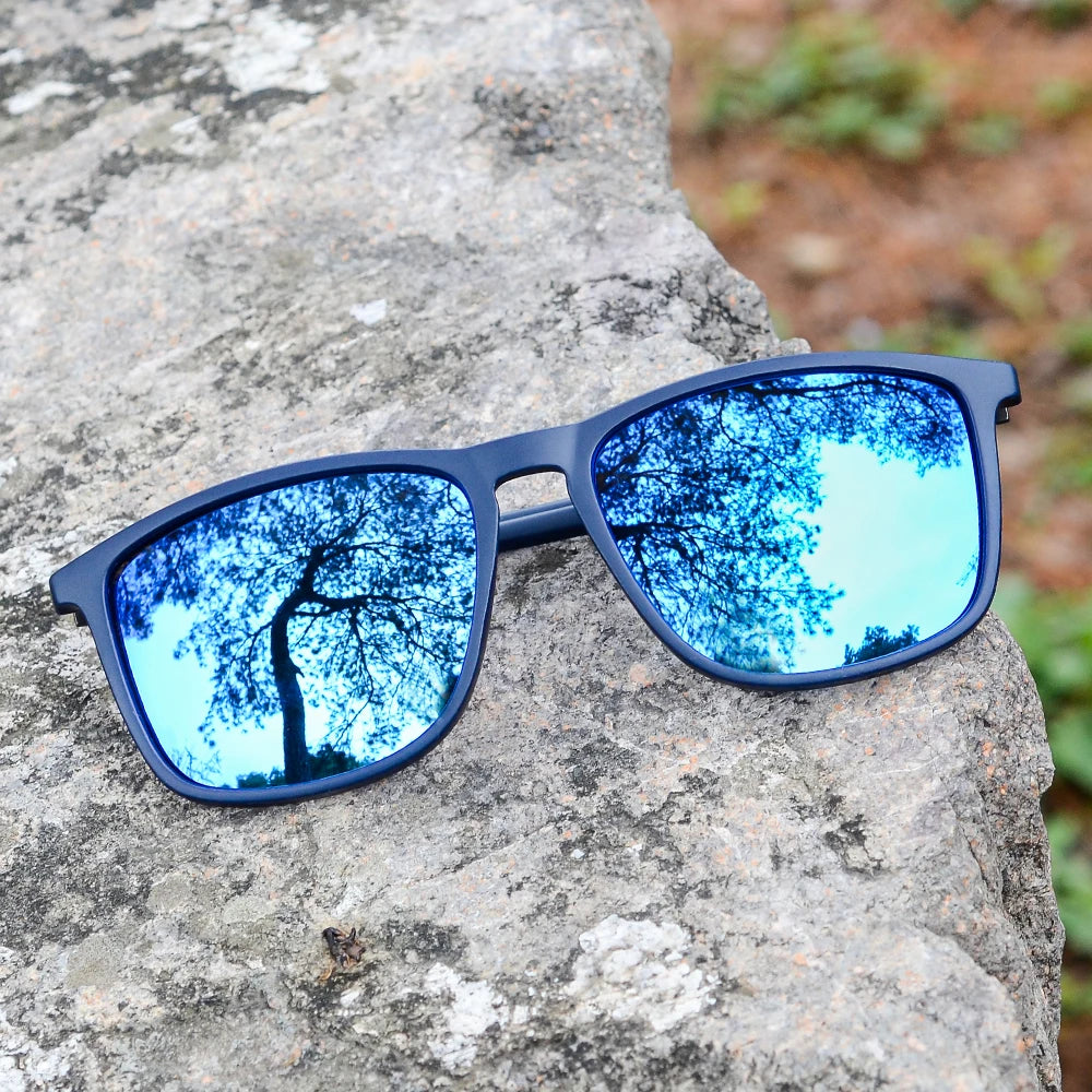 sports sunglasses, lightweight sunglasses, UV400 protection, anti-reflective lenses, casual eyewear, acetate frame, gradient lenses, mirror sunglasses, men and women sunglasses, fashion sunglasses