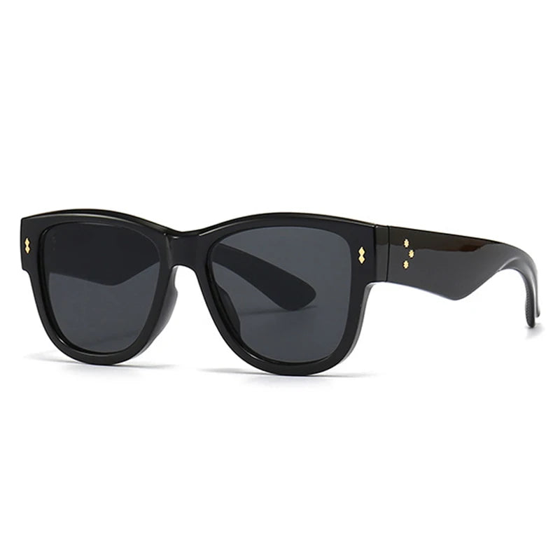 punk sunglasses, gradient lenses, UV400 protection, fashion sunglasses, square frames, rivet details, vintage style, retro eyewear, men’s sunglasses, women’s sunglasses