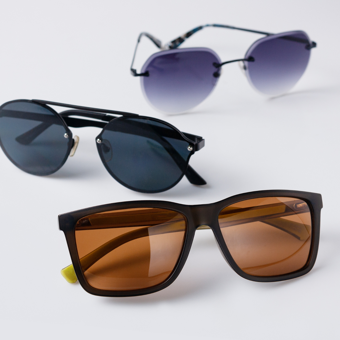 Polarized Sunglasses vs. Regular Sunglasses: What’s the Difference?